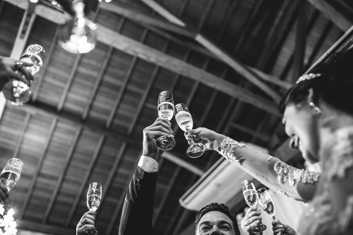 Fazenda Capituva, casamento são joão da boa vista, festa de casamento, dance, decor, casamento a noite, luz casamento, ambar, padrinhos, madrinhas, comemoração, brinde