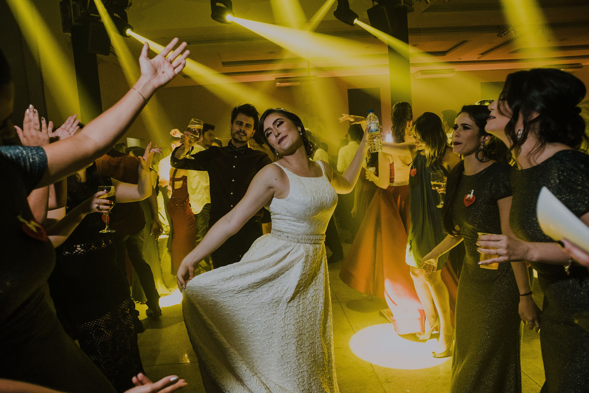 Casamento Paula e ivan, paulinha e ivan, casamento em campinas, casamento em valinhos via appia eventos, making of cris gata cambui, rafael serra fotografia e cinema