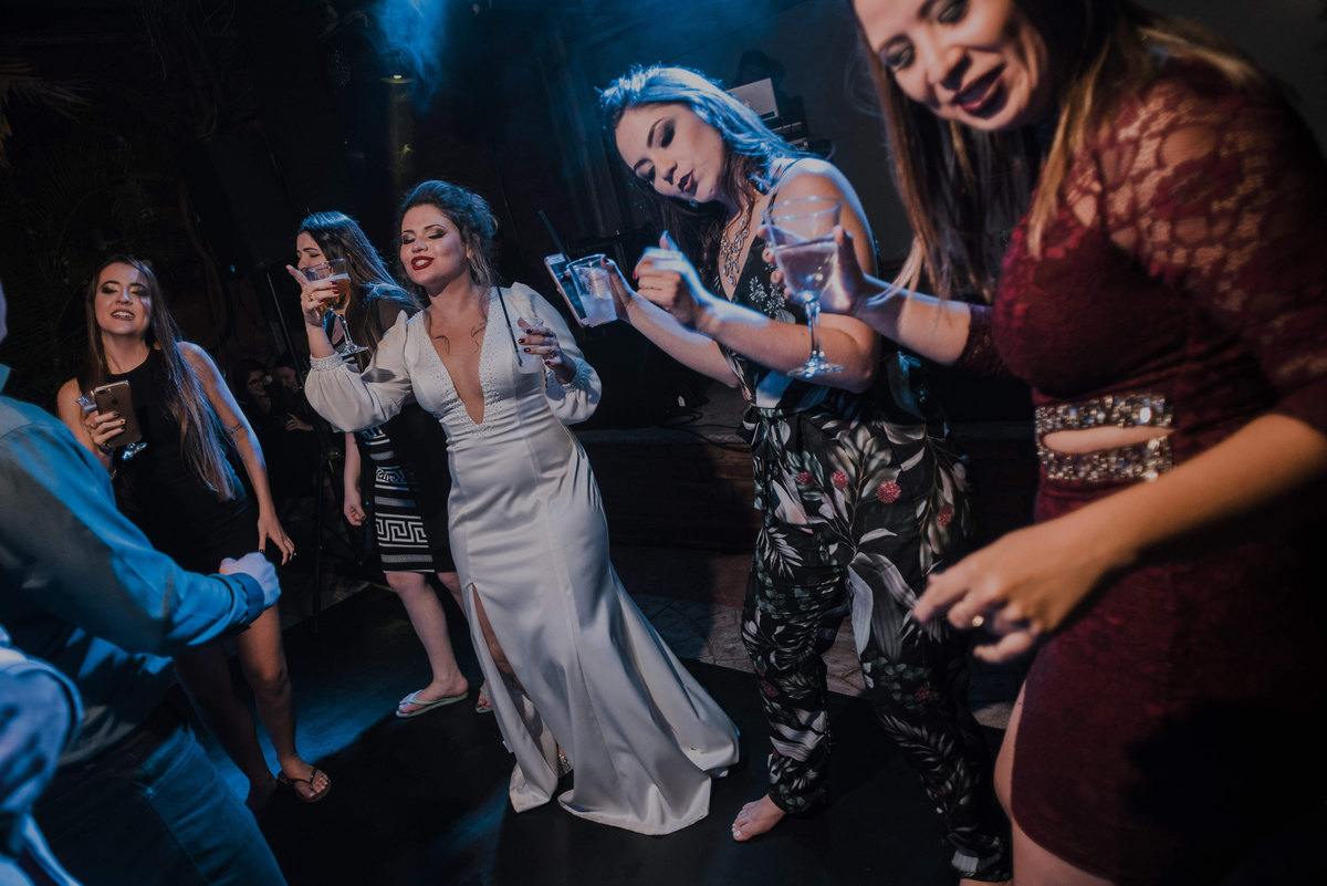 Casamento de Lucas e carol, espaço floriada holambra, making of dos noivos no hotel first look view casamento alternativo, estilo rustico, estilo industrial, fotografo de casamentos em mogi guaçu e região de campinas, rafael serra fotografia e cinema