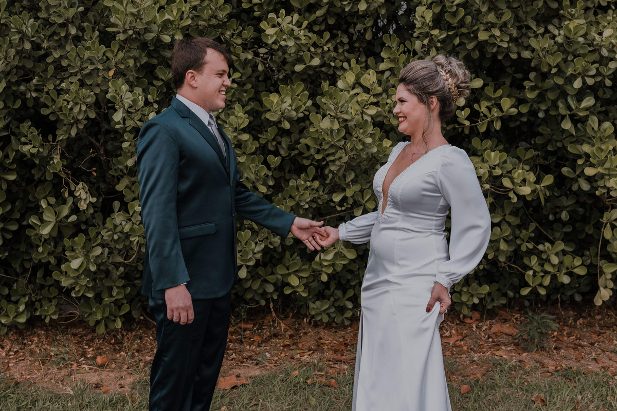 Casamento de Lucas e carol, espaço floriada holambra, making of dos noivos no hotel first look view casamento alternativo, estilo rustico, estilo industrial, fotografo de casamentos em mogi guaçu e região de campinas, rafael serra fotografia e cinema