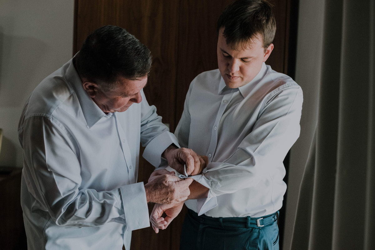 Casamento de Lucas e carol, espaço floriada holambra, making of dos noivos no hotel first look view casamento alternativo, estilo rustico, estilo industrial, fotografo de casamentos em mogi guaçu e região de campinas, rafael serra fotografia e cinema