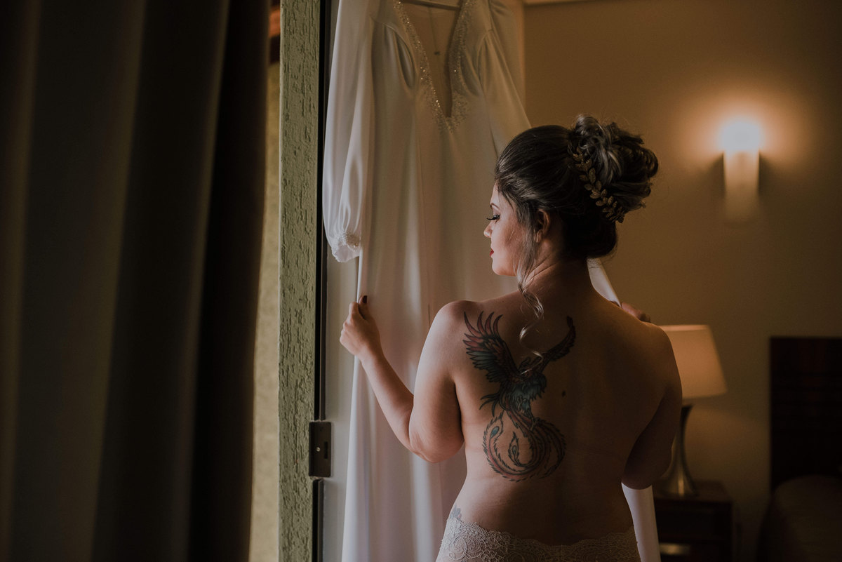 Casamento de Lucas e carol, espaço floriada holambra, making of dos noivos no hotel first look view casamento alternativo, estilo rustico, estilo industrial, fotografo de casamentos em mogi guaçu e região de campinas, rafael serra fotografia e cinema