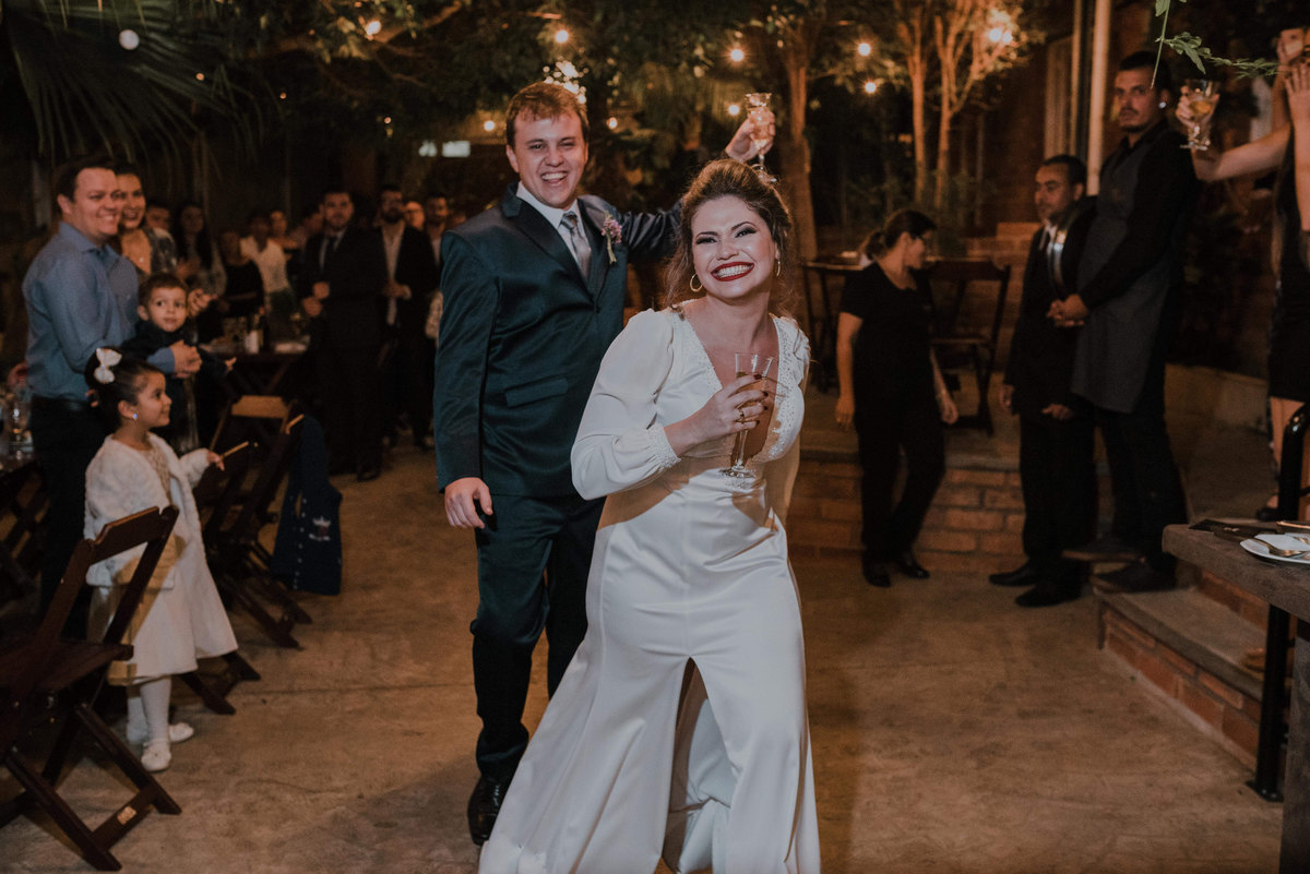 Casamento de Lucas e carol, espaço floriada holambra, making of dos noivos no hotel first look view casamento alternativo, estilo rustico, estilo industrial, fotografo de casamentos em mogi guaçu e região de campinas, rafael serra fotografia e cinema