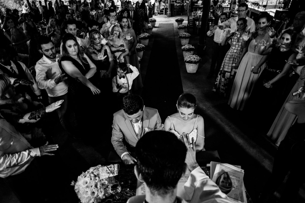 Casamento de Alexandre e Gabriela, casamento rustico, cerimonia emocionante, vestido de noiva com rendas terno cinza, rafael serra fotografia e cinema, fotografo em mogi guaçu, wedding photography