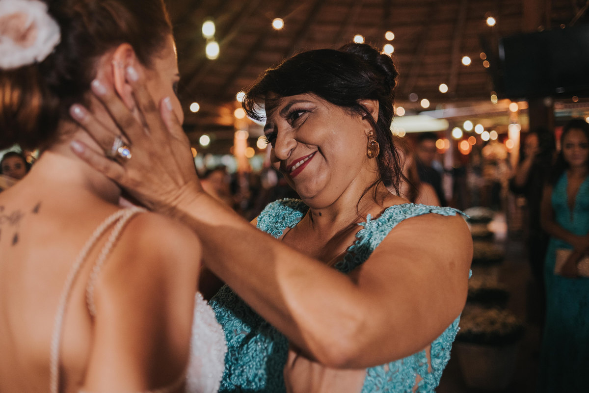 Casamento de Alexandre e Gabriela, casamento rustico, cerimonia emocionante, vestido de noiva com rendas terno cinza, rafael serra fotografia e cinema, fotografo em mogi guaçu, wedding photography
