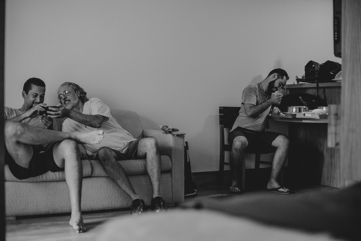 making of do noivo foto em preto e branco