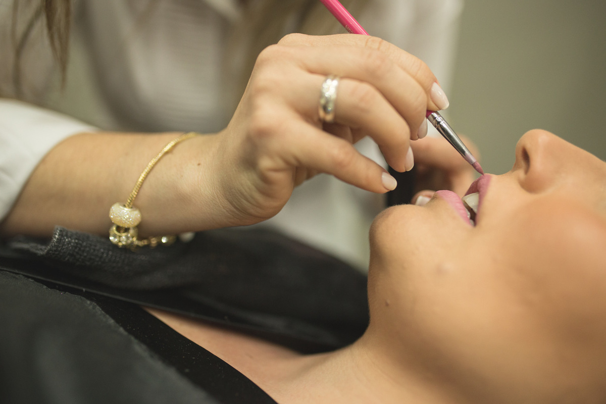 Rafael Serra Fotografo, noiva, casamento, Making of da noiva, making of no hotel, maquiagem noiva, l'elite, noiva passando batom