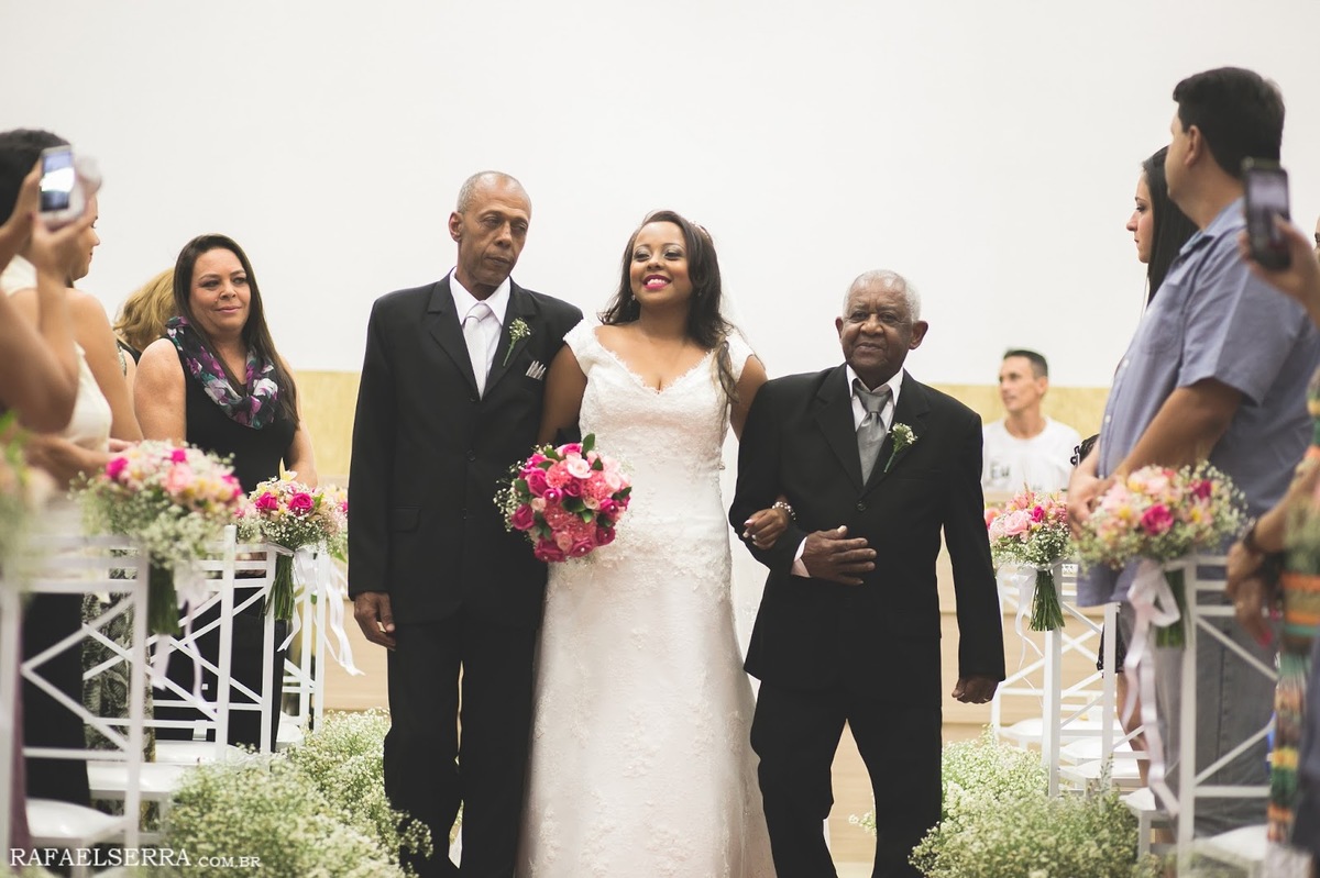 Rafael Serra Fotografo, noiva, casamento, Making of da noiva, lúmina centro de estética, maquiagem noiva, casamento lindo, fotografo de casamento, fotografo criativo, buquê de noiva, carro da noiva, pai da noiva