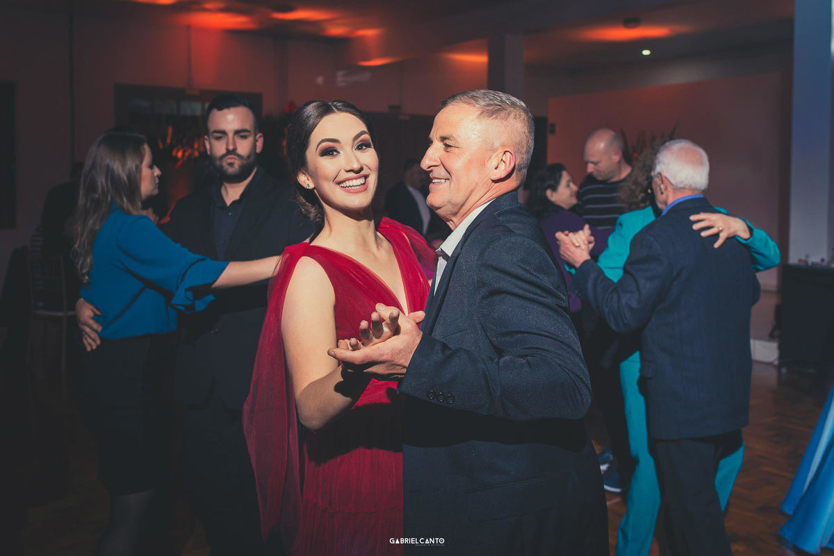Formatura dupla de amigas de infância em Marques de Souza pela Univates.