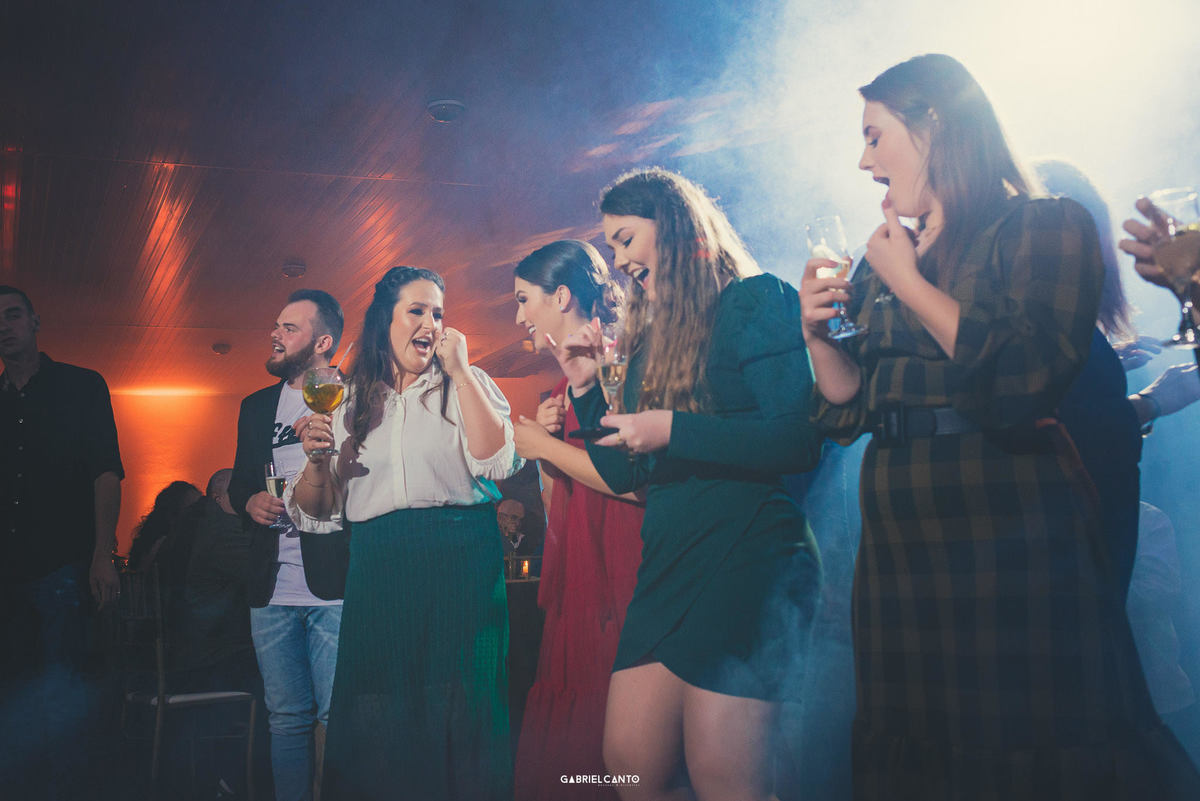 alegria e muita dança na pista