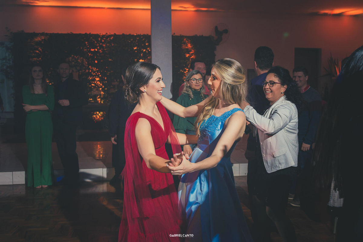 Conquista compartilhada em uma noite inesquecível em Marques de Souza.