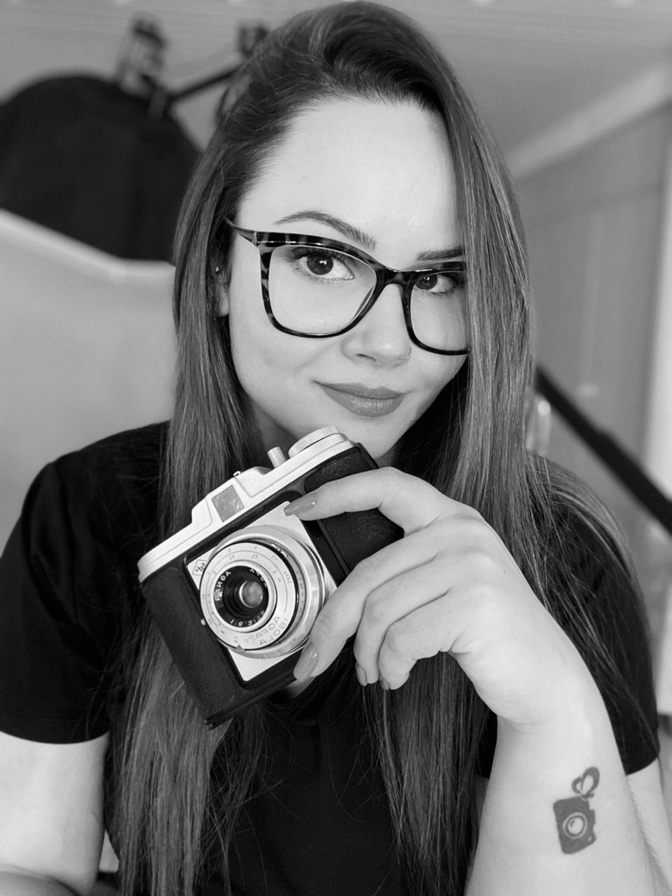Sobre Pry Oliveira Fotografia - Estúdio de Ensaios de Gestantes e Feminino - Criciúma - SC