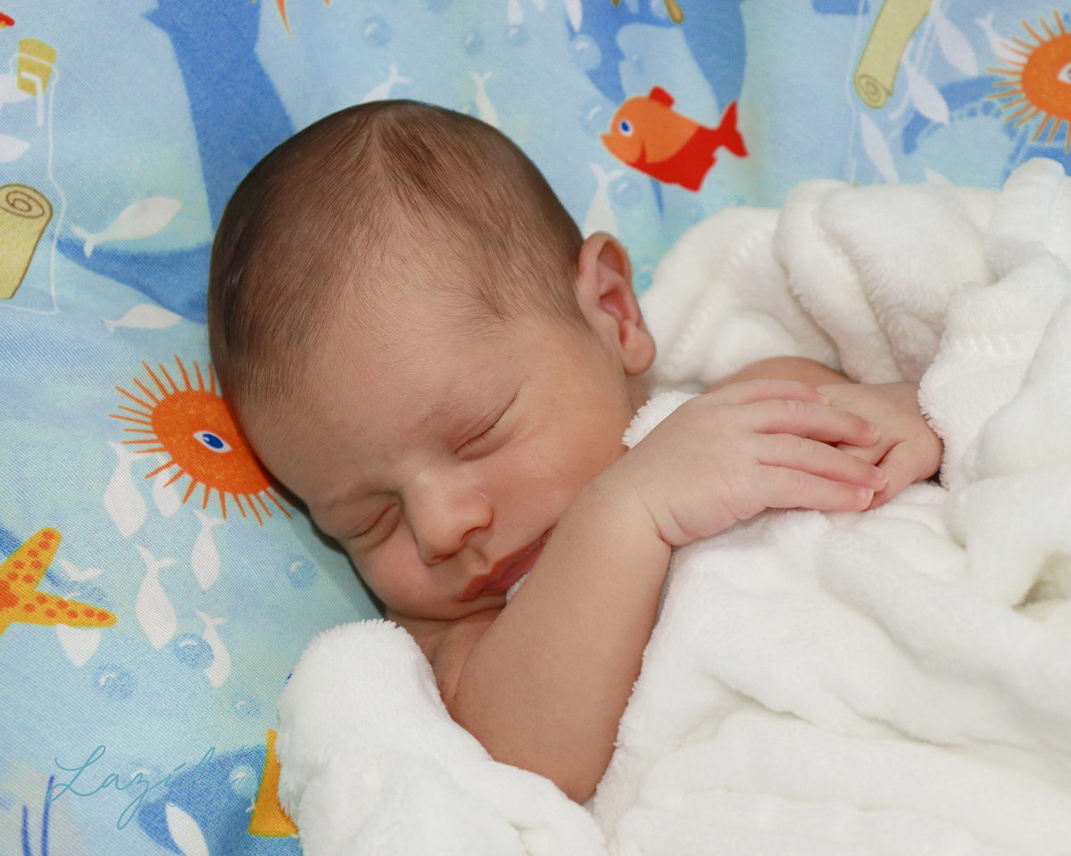 Ensaio newborn com 12 dias, tema fundo do mar.