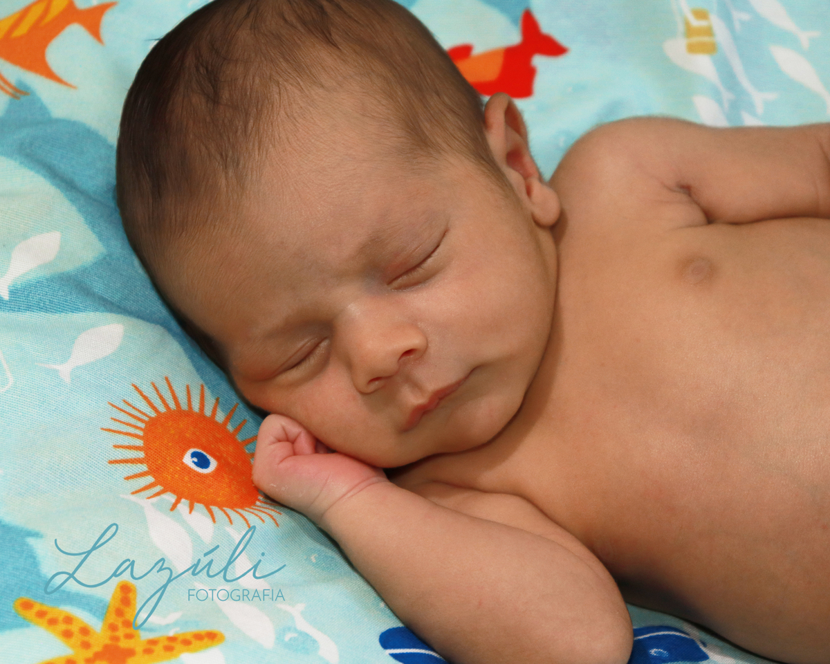 Ensaio newborn com 12 dias, tema fundo do mar.