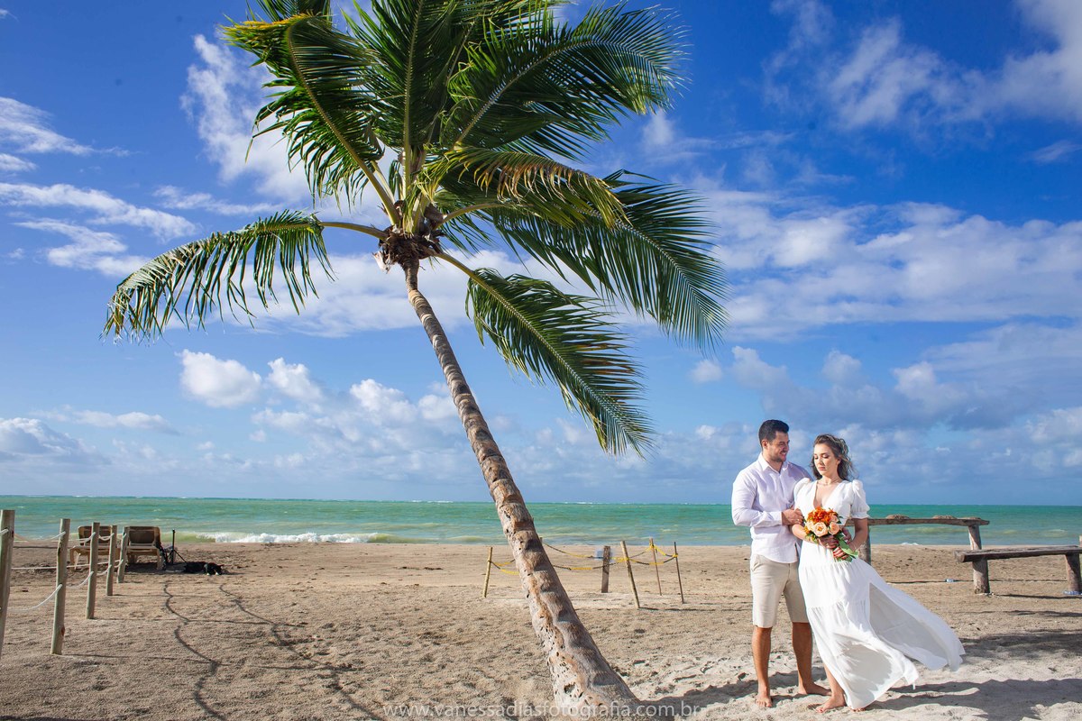 elopement wedding em porto de galinhas - casamento em porto de galinhas - fotografa de casamento em porto de galinhas - mini wedding em porto de galinhas - elopement wedding carneiros - praia dos carneiros - praia de Antunes - maquiadora em Maragogi 