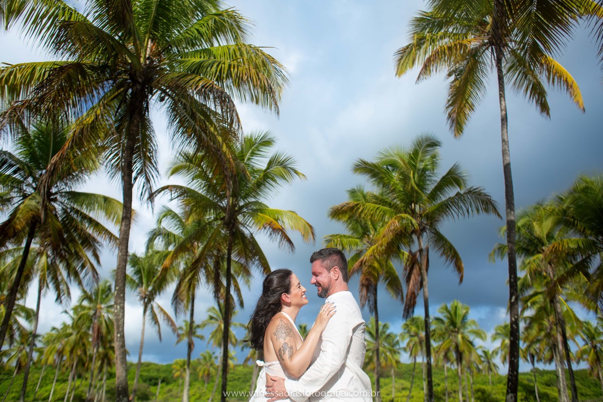 Ensaio em porto de galinhas - fotografo igrejinha de carneiros - ensaio na igrejinha de carneiros - ensaio em maragogi - fotografa em maragogi - ensaio em maracaipe - ensaio em carneiros - fotografo em carneiros - ensaio no coqueiral de maracaipe - maraca