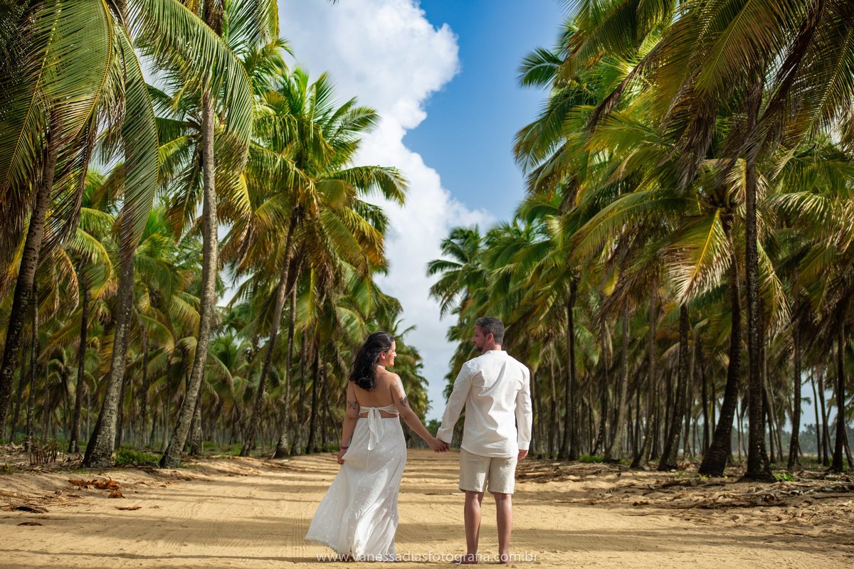 Ensaio em porto de galinhas - fotografo igrejinha de carneiros - ensaio na igrejinha de carneiros - ensaio em maragogi - fotografa em maragogi - ensaio em maracaipe - ensaio em carneiros - fotografo em carneiros - ensaio no coqueiral de maracaipe - maraca