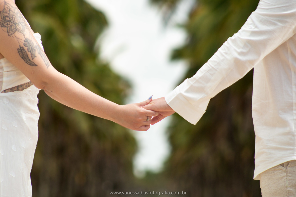 Ensaio em porto de galinhas - fotografo igrejinha de carneiros - ensaio na igrejinha de carneiros - ensaio em maragogi - fotografa em maragogi - ensaio em maracaipe - ensaio em carneiros - fotografo em carneiros - ensaio no coqueiral de maracaipe - maraca
