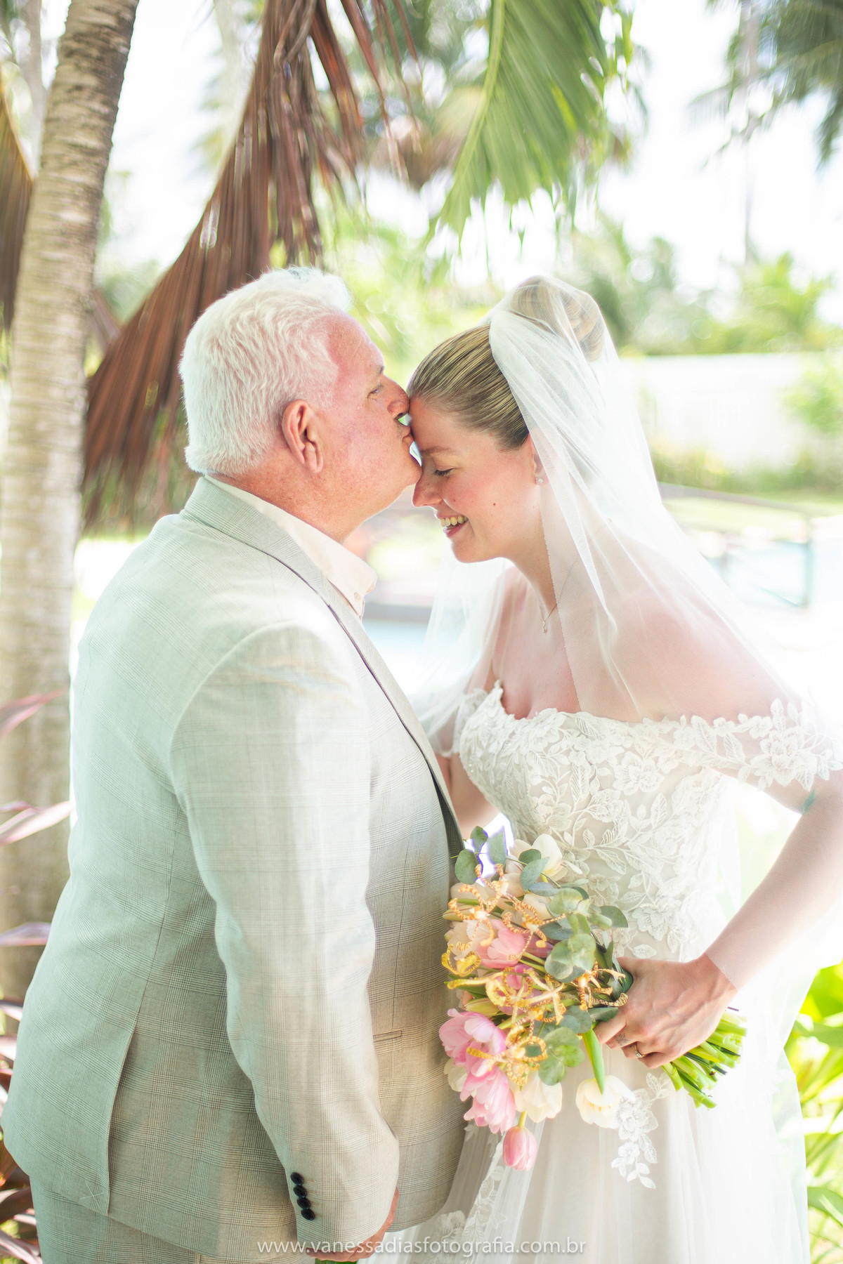 casar na igrejinha dos carneiros - casamento na igrejinha dos carneiros - igrejinha dos carneiros - fotografo na igrejinha dos carneiros - ensaio na igrejinha dos carneiros - ensaio de casal na igrejinha dos carneiros - praia de tamandare Pernambuco 
