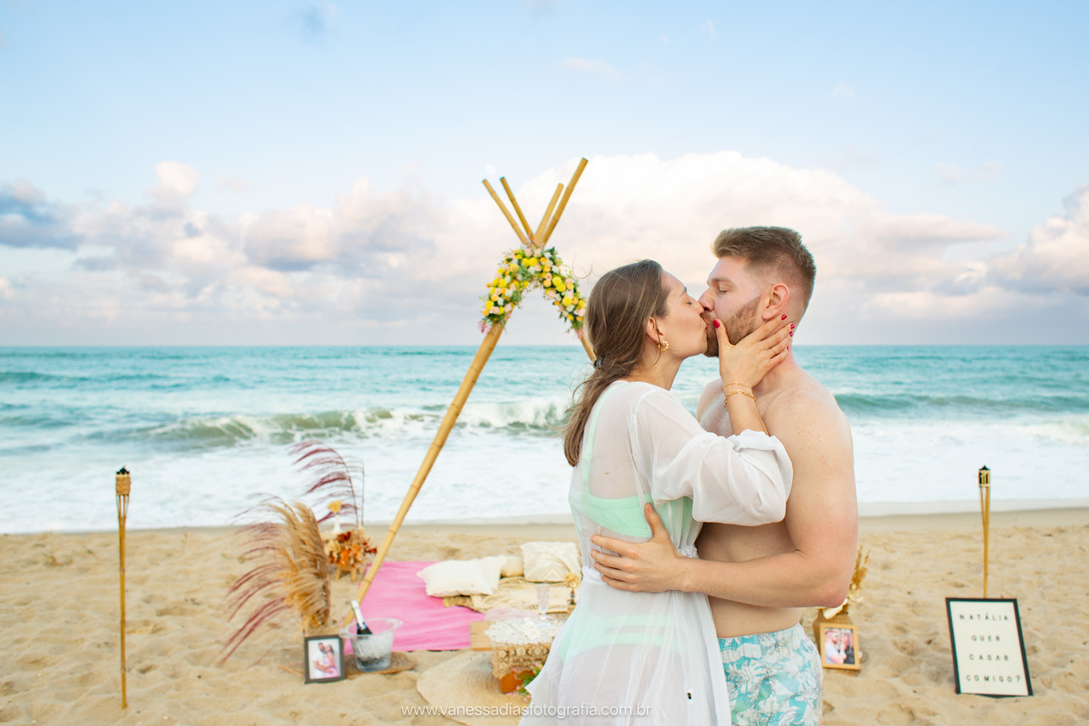 pedido de casamento surpresa porto de galinhas - pedido de casamento surpresa carneiros - pedido de casamento surpresa maracaipe - decoracao para pedido de casamento surpresa em porto de galinhas - fotografo de casamento surpresa porto de galinhas