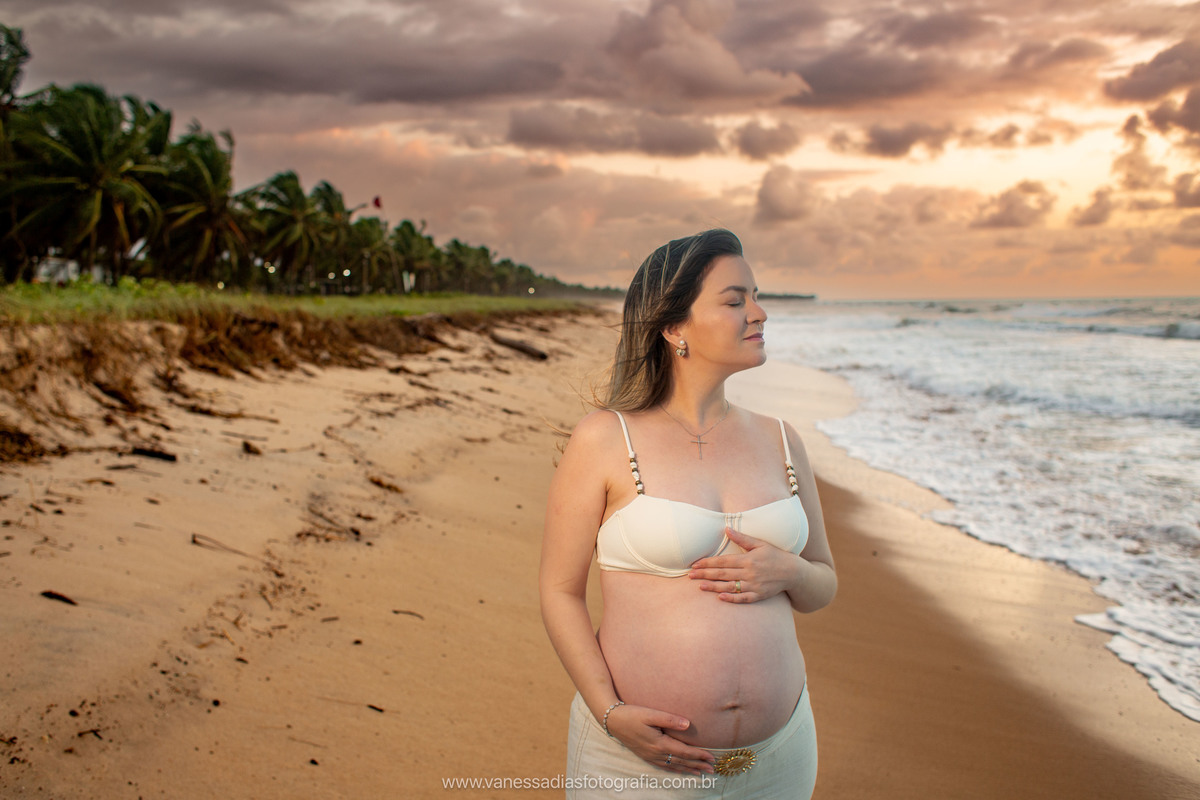 ensaio fotografico na praia do paiva - ensaio de gestante no paiva - ensaio de gestante no nascer do sol na praia - fotografa na praia do paiva - fotografa em recife - fotografa em porto de galinhas - ensaio de gestante em porto de galinhas