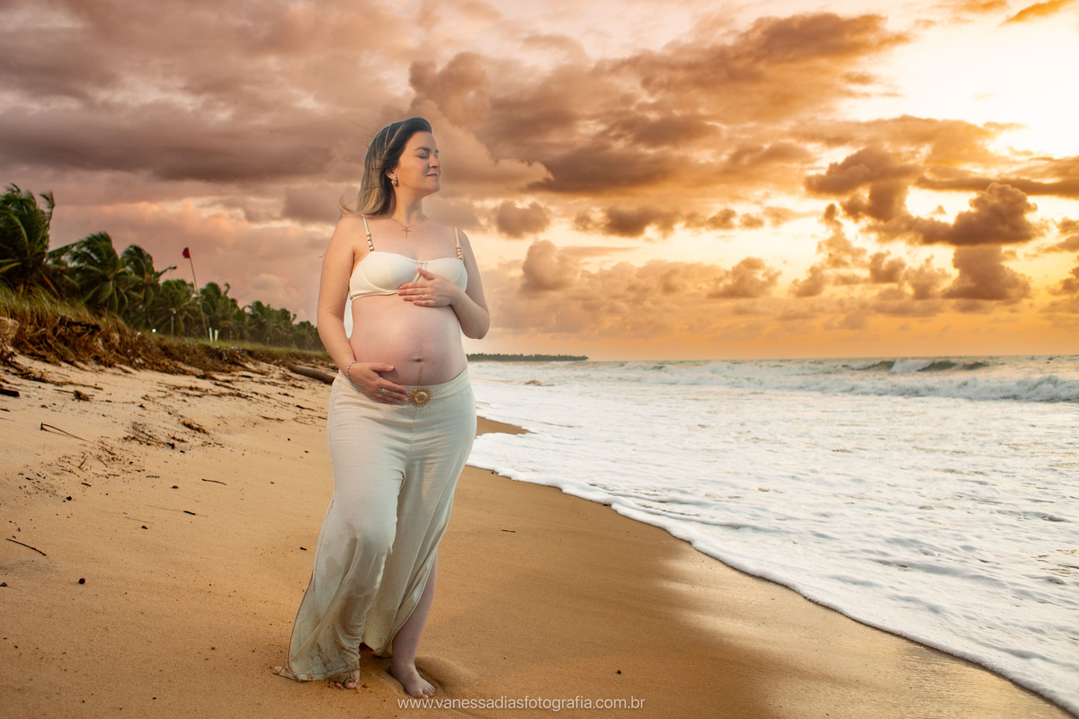ensaio fotografico na praia do paiva - ensaio de gestante no paiva - ensaio de gestante no nascer do sol na praia - fotografa na praia do paiva - fotografa em recife - fotografa em porto de galinhas - ensaio de gestante em porto de galinhas