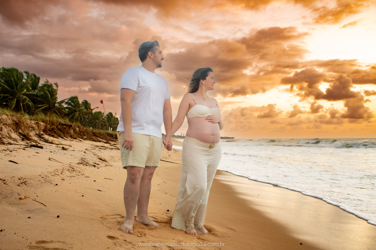 ensaio fotografico na praia do paiva - ensaio de gestante no paiva - ensaio de gestante no nascer do sol na praia - fotografa na praia do paiva - fotografa em recife - fotografa em porto de galinhas - ensaio de gestante em porto de galinhas
