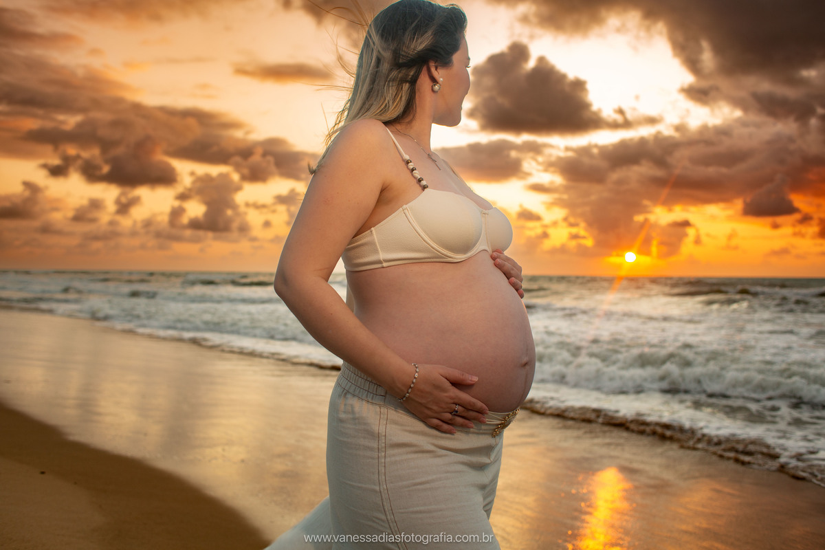 ensaio fotografico na praia do paiva - ensaio de gestante no paiva - ensaio de gestante no nascer do sol na praia - fotografa na praia do paiva - fotografa em recife - fotografa em porto de galinhas - ensaio de gestante em porto de galinhas