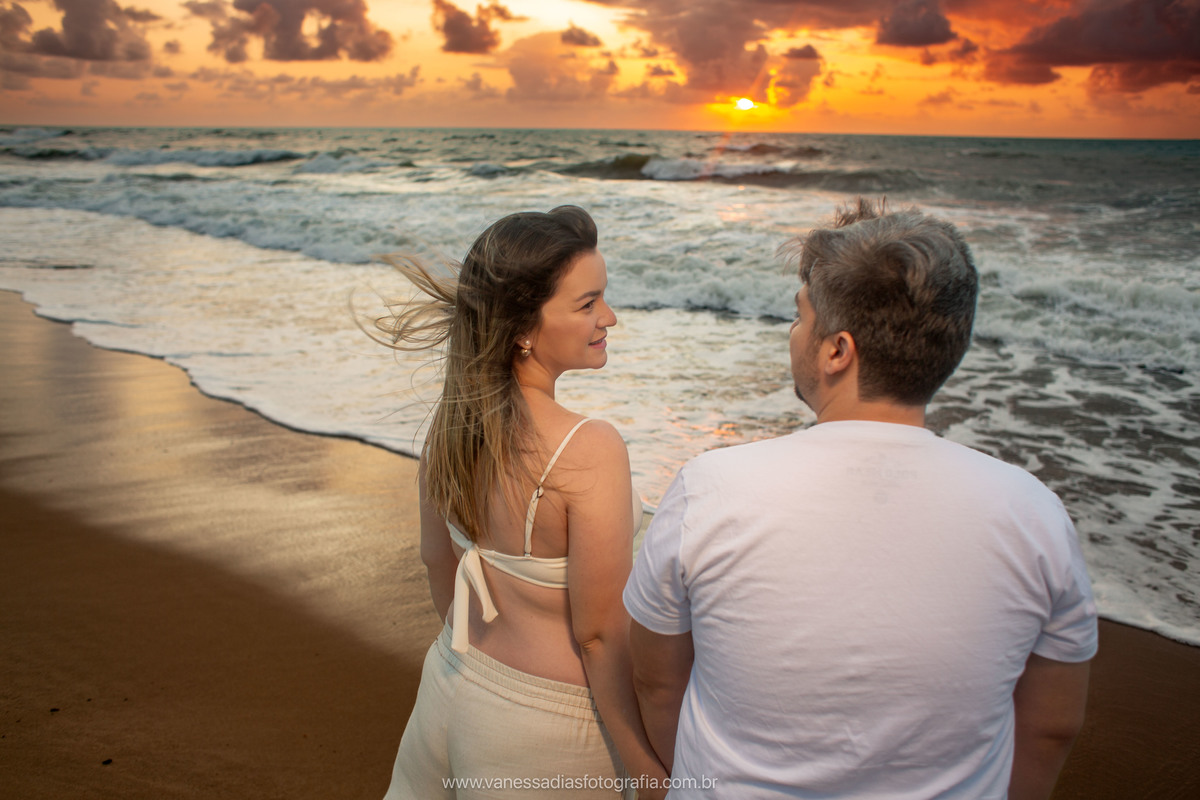 ensaio fotografico na praia do paiva - ensaio de gestante no paiva - ensaio de gestante no nascer do sol na praia - fotografa na praia do paiva - fotografa em recife - fotografa em porto de galinhas - ensaio de gestante em porto de galinhas