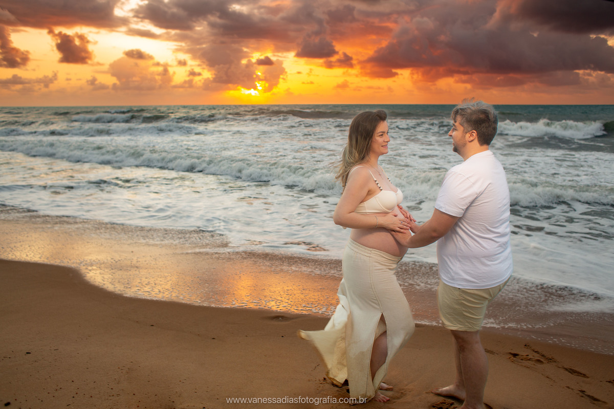 ensaio fotografico na praia do paiva - ensaio de gestante no paiva - ensaio de gestante no nascer do sol na praia - fotografa na praia do paiva - fotografa em recife - fotografa em porto de galinhas - ensaio de gestante em porto de galinhas