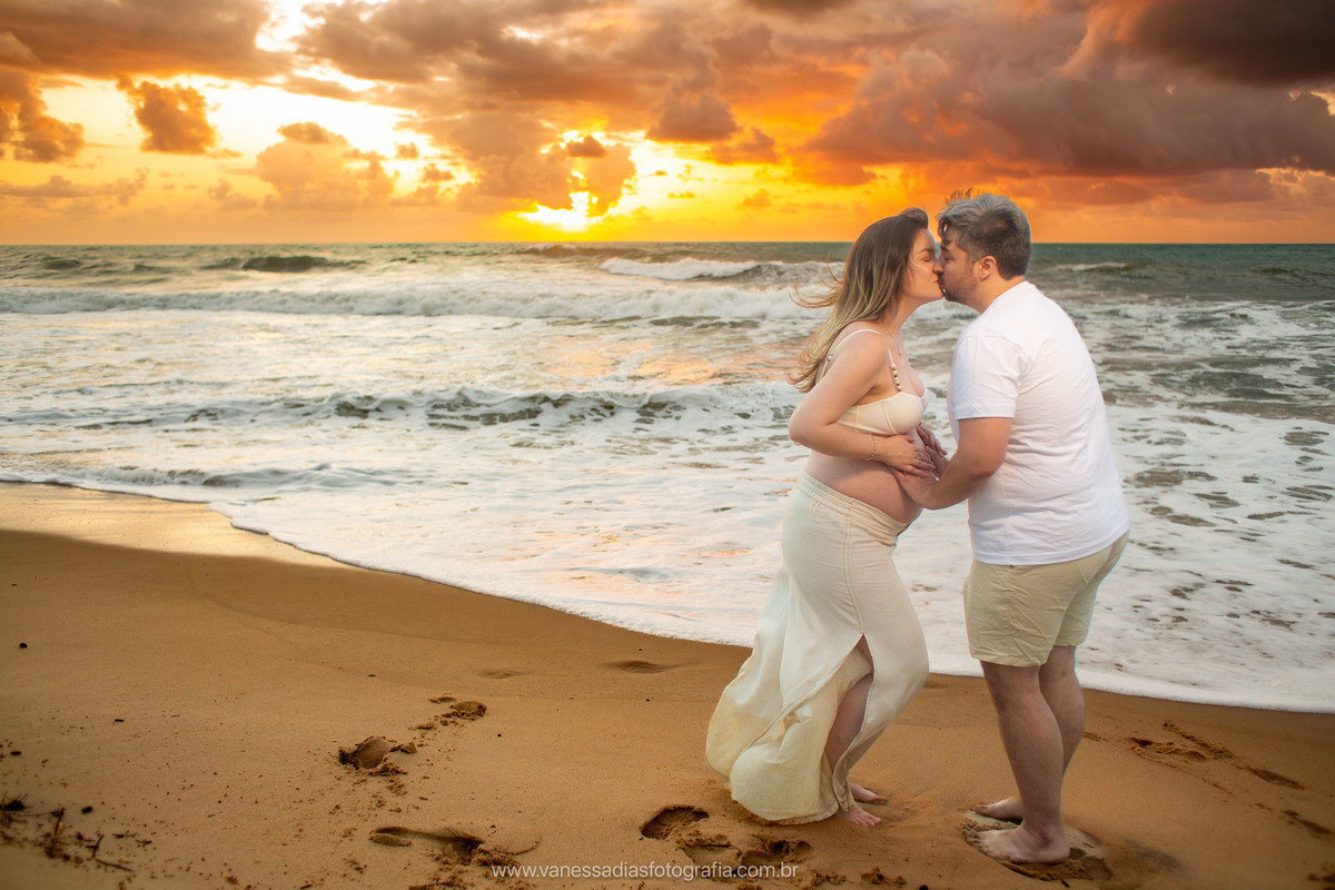 ensaio fotografico na praia do paiva - ensaio de gestante no paiva - ensaio de gestante no nascer do sol na praia - fotografa na praia do paiva - fotografa em recife - fotografa em porto de galinhas - ensaio de gestante em porto de galinhas