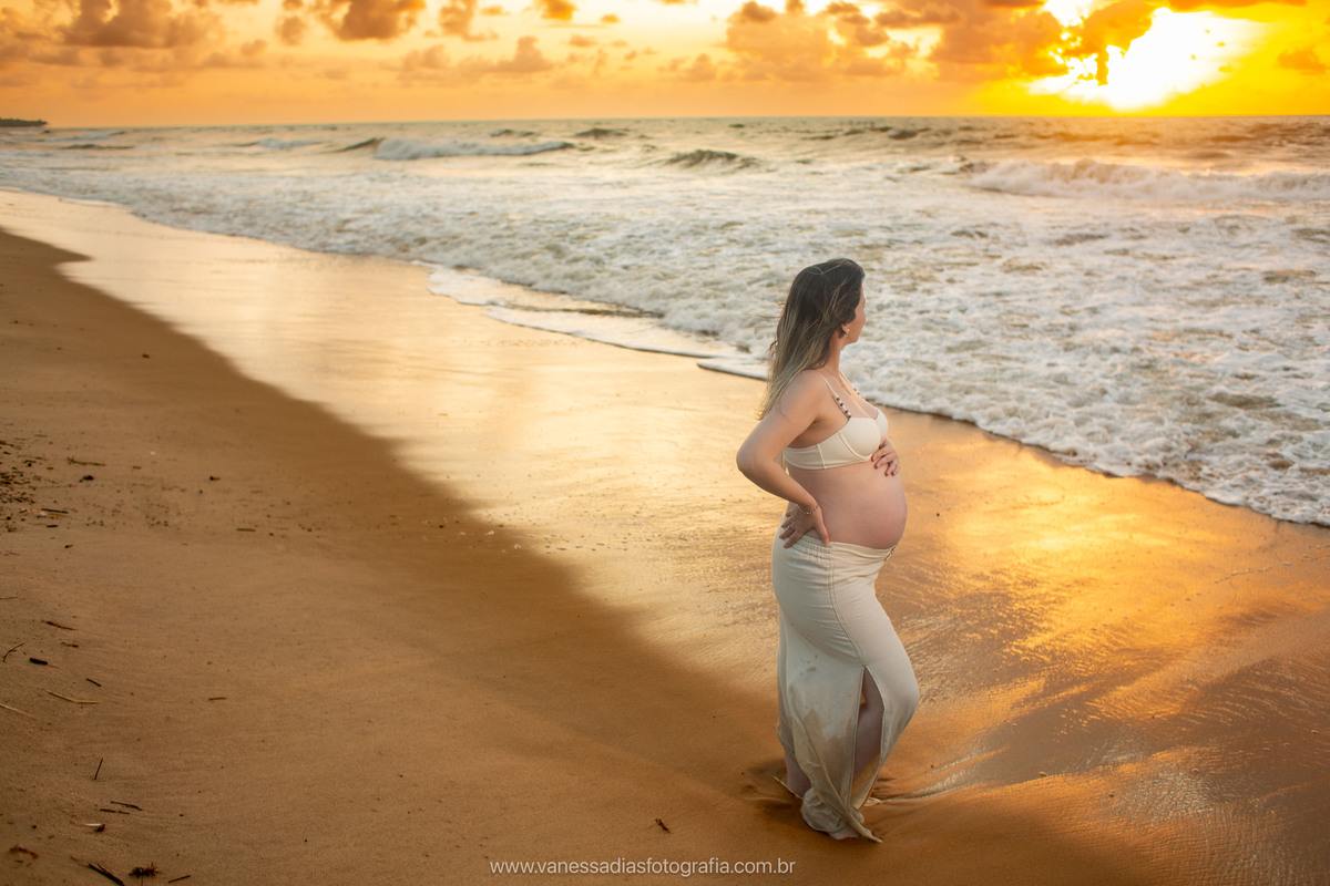 ensaio fotografico na praia do paiva - ensaio de gestante no paiva - ensaio de gestante no nascer do sol na praia - fotografa na praia do paiva - fotografa em recife - fotografa em porto de galinhas - ensaio de gestante em porto de galinhas