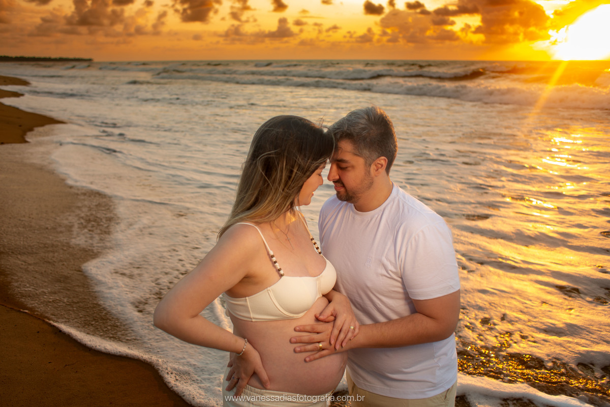 ensaio fotografico na praia do paiva - ensaio de gestante no paiva - ensaio de gestante no nascer do sol na praia - fotografa na praia do paiva - fotografa em recife - fotografa em porto de galinhas - ensaio de gestante em porto de galinhas