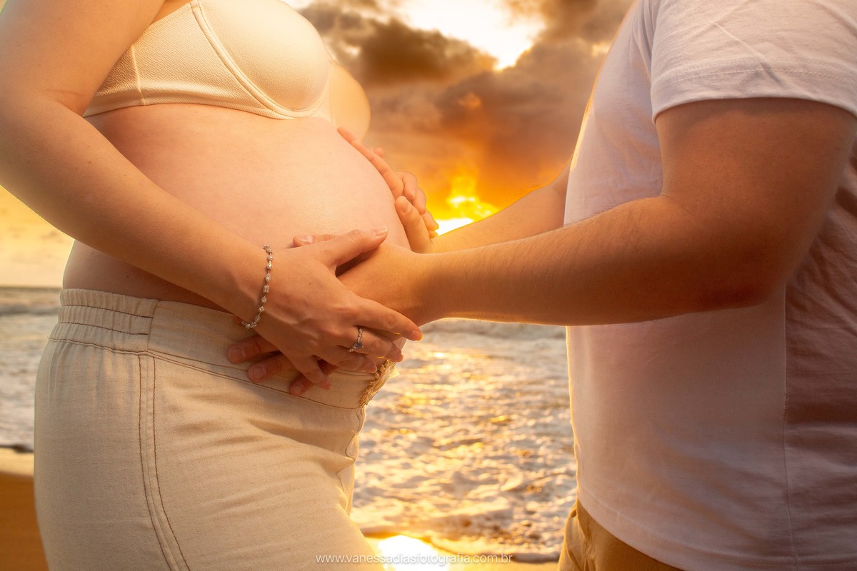 ensaio fotografico na praia do paiva - ensaio de gestante no paiva - ensaio de gestante no nascer do sol na praia - fotografa na praia do paiva - fotografa em recife - fotografa em porto de galinhas - ensaio de gestante em porto de galinhas