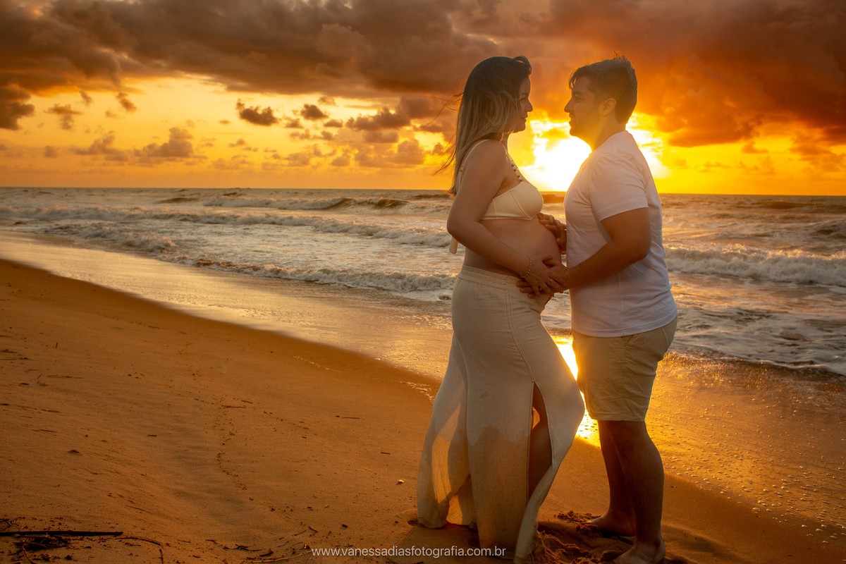 ensaio fotografico na praia do paiva - ensaio de gestante no paiva - ensaio de gestante no nascer do sol na praia - fotografa na praia do paiva - fotografa em recife - fotografa em porto de galinhas - ensaio de gestante em porto de galinhas