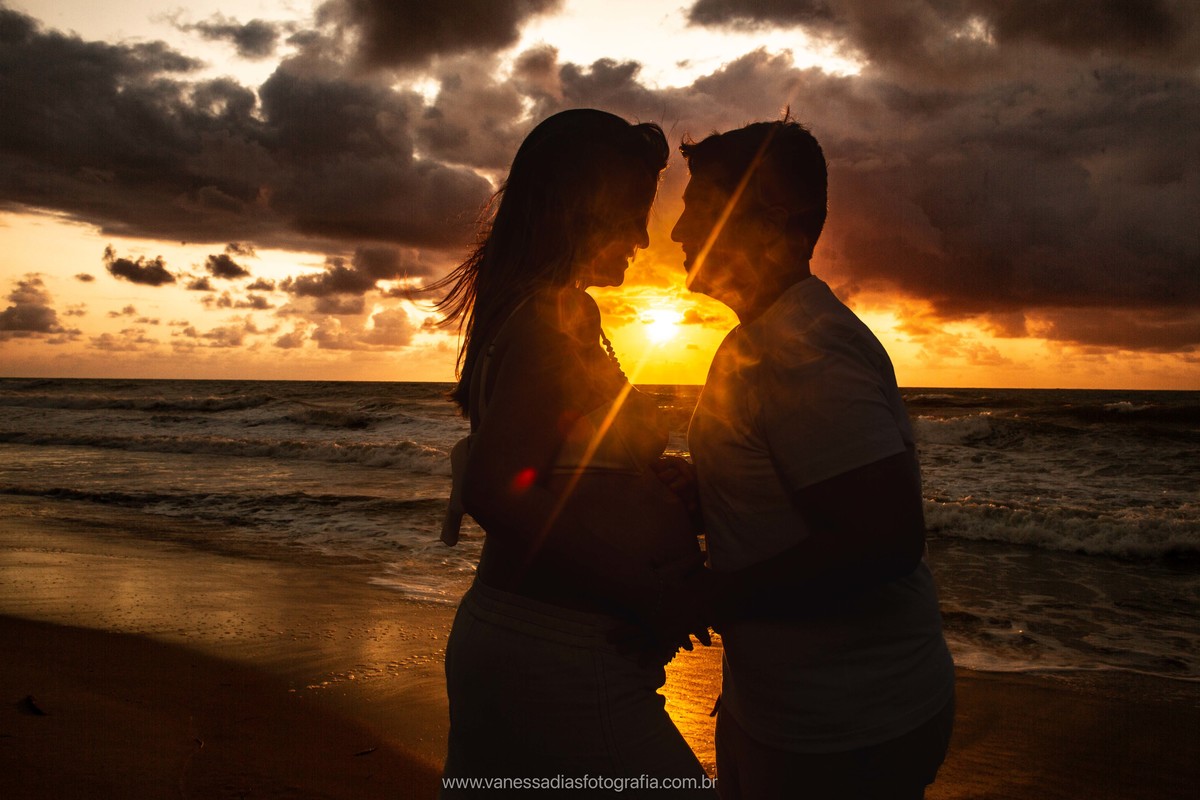 ensaio fotografico na praia do paiva - ensaio de gestante no paiva - ensaio de gestante no nascer do sol na praia - fotografa na praia do paiva - fotografa em recife - fotografa em porto de galinhas - ensaio de gestante em porto de galinhas
