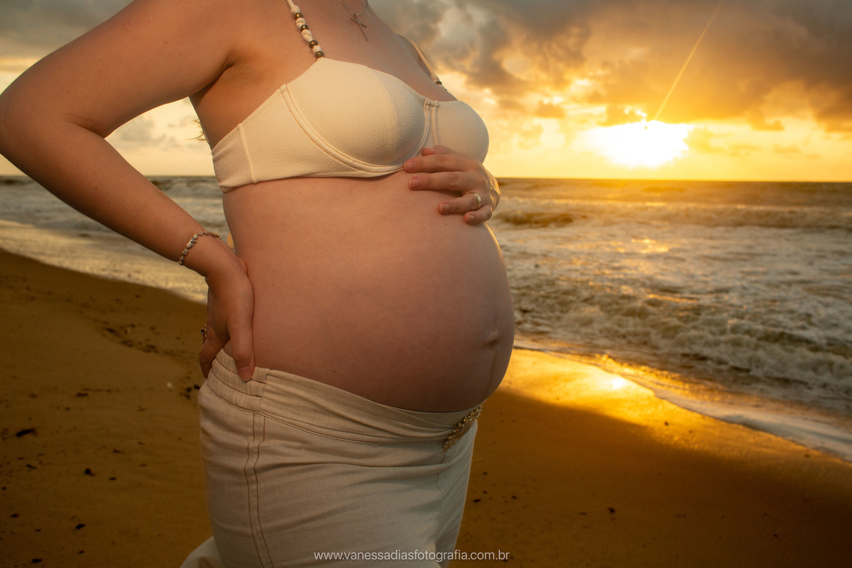ensaio fotografico na praia do paiva - ensaio de gestante no paiva - ensaio de gestante no nascer do sol na praia - fotografa na praia do paiva - fotografa em recife - fotografa em porto de galinhas - ensaio de gestante em porto de galinhas