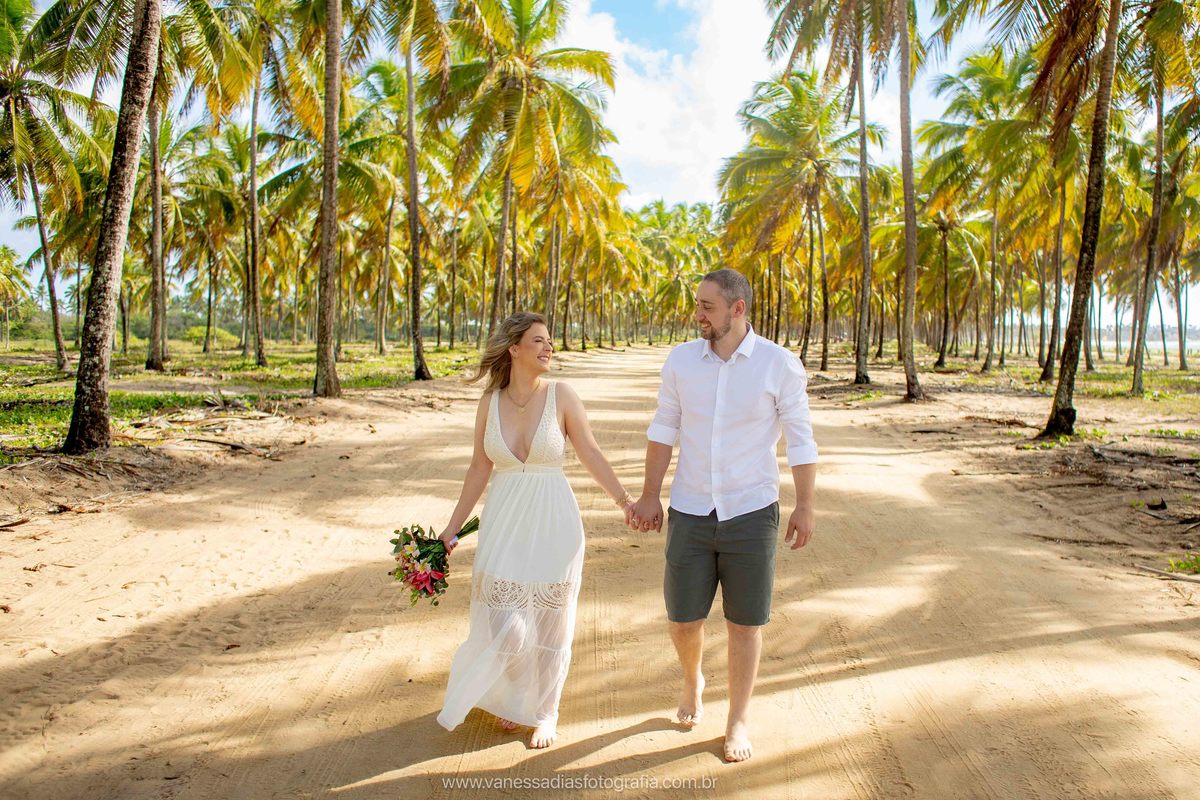 ensaio de casal em porto de galinhas - fotografo de casal em porto de galinhas - ensaio fotografico em porto de galinhas - ensaio fotografico em maracaipe - coqueiral de maracaipe - fotografa em porto de galinhas - fotografo em maragogi - maragogi alagoas