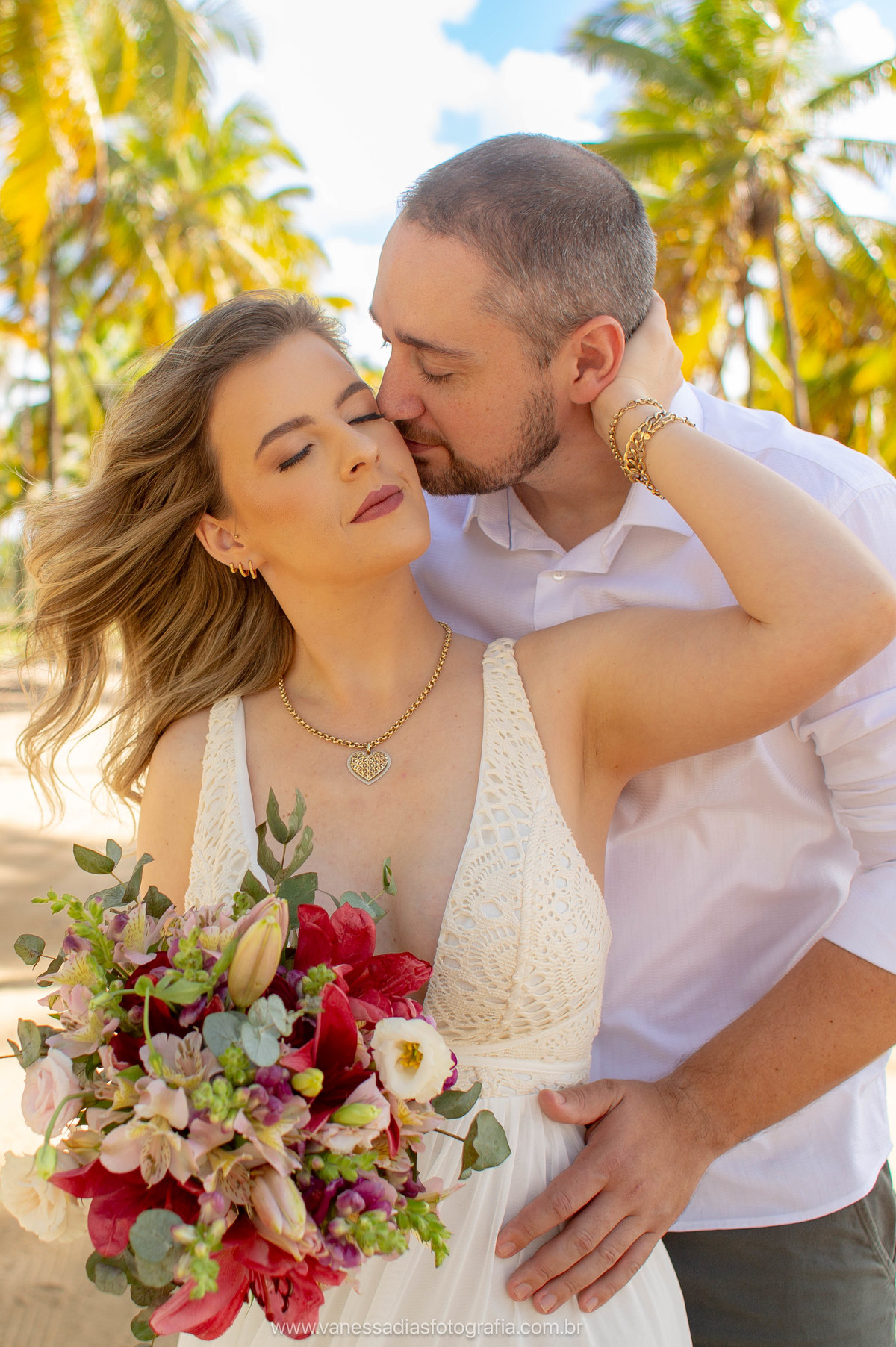 ensaio de casal em porto de galinhas - fotografo de casal em porto de galinhas - ensaio fotografico em porto de galinhas - ensaio fotografico em maracaipe - coqueiral de maracaipe - fotografa em porto de galinhas - fotografo em maragogi - maragogi alagoas