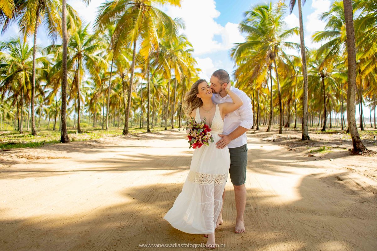 ensaio de casal em porto de galinhas - fotografo de casal em porto de galinhas - ensaio fotografico em porto de galinhas - ensaio fotografico em maracaipe - coqueiral de maracaipe - fotografa em porto de galinhas - fotografo em maragogi - maragogi alagoas