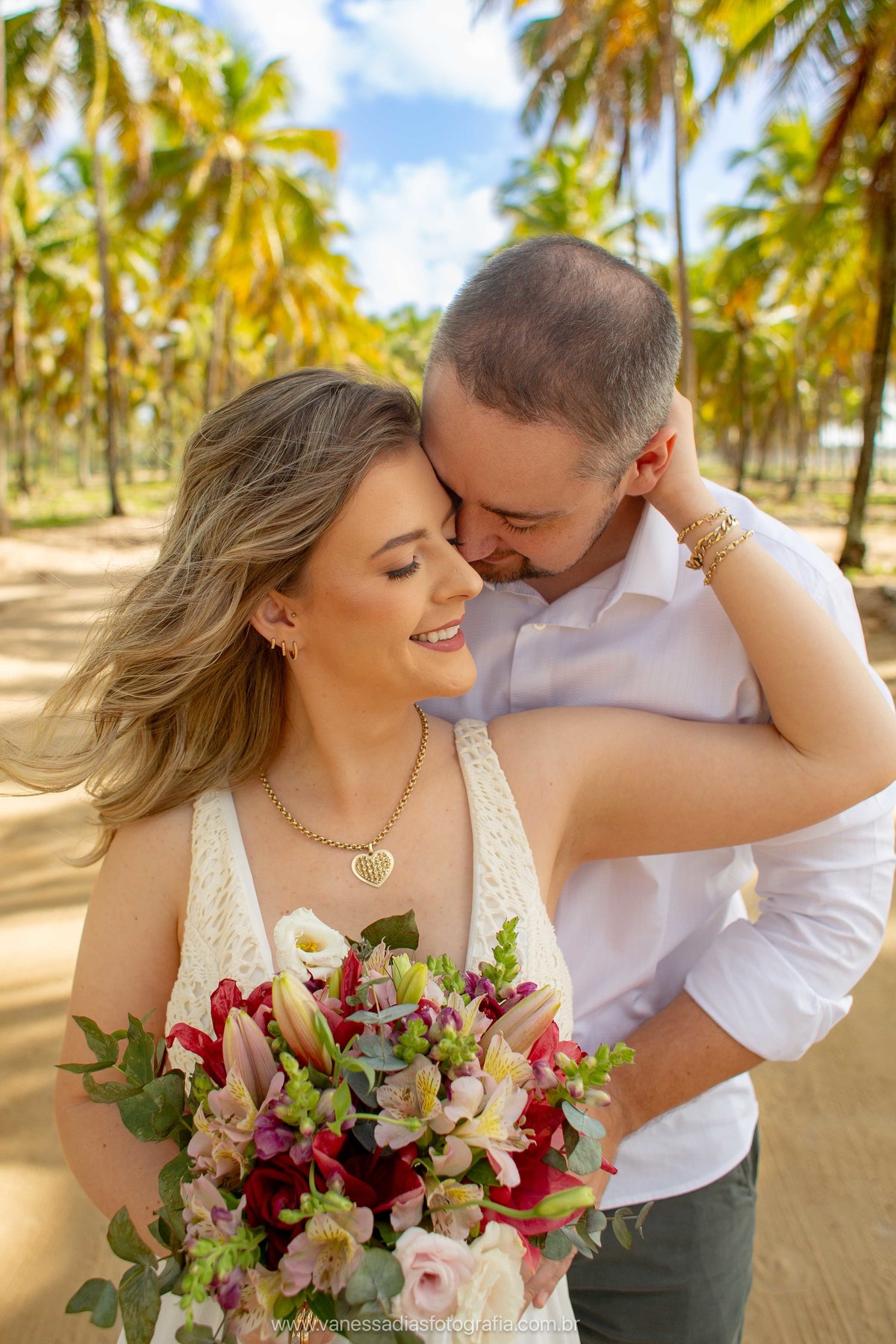 ensaio de casal em porto de galinhas - fotografo de casal em porto de galinhas - ensaio fotografico em porto de galinhas - ensaio fotografico em maracaipe - coqueiral de maracaipe - fotografa em porto de galinhas - fotografo em maragogi - maragogi alagoas