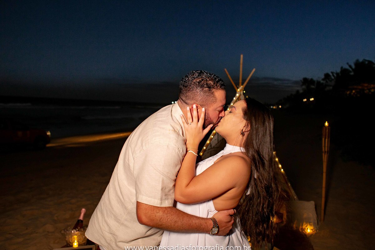 pedido de casamento surpresa em porto de galinhas - pedido de casamento noturno em porto de galinhas - empresa que monta cenário de pedido de casamento surpresa em porto de galinhas- fotografo de pedido de casamento em porto de galinhas- porto de galinhas