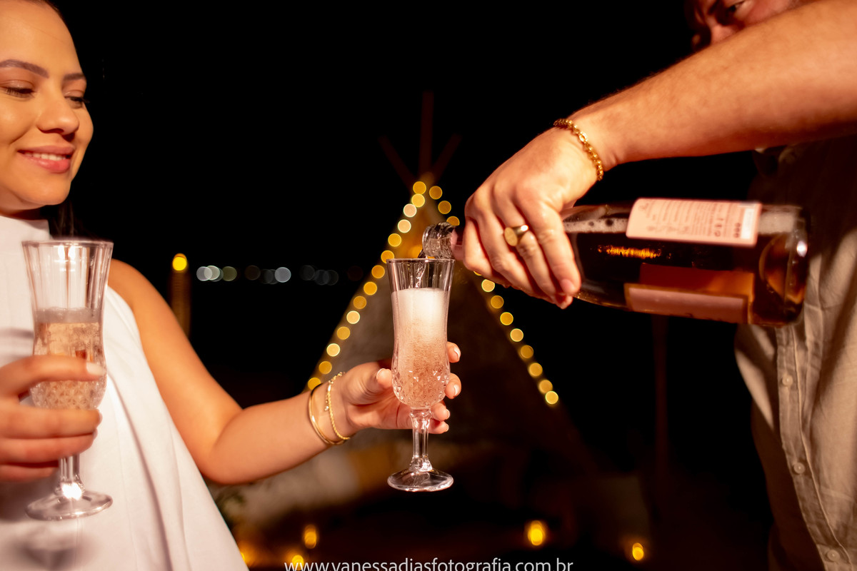 pedido de casamento surpresa em porto de galinhas - pedido de casamento noturno em porto de galinhas - empresa que monta cenário de pedido de casamento surpresa em porto de galinhas- fotografo de pedido de casamento em porto de galinhas- porto de galinhas