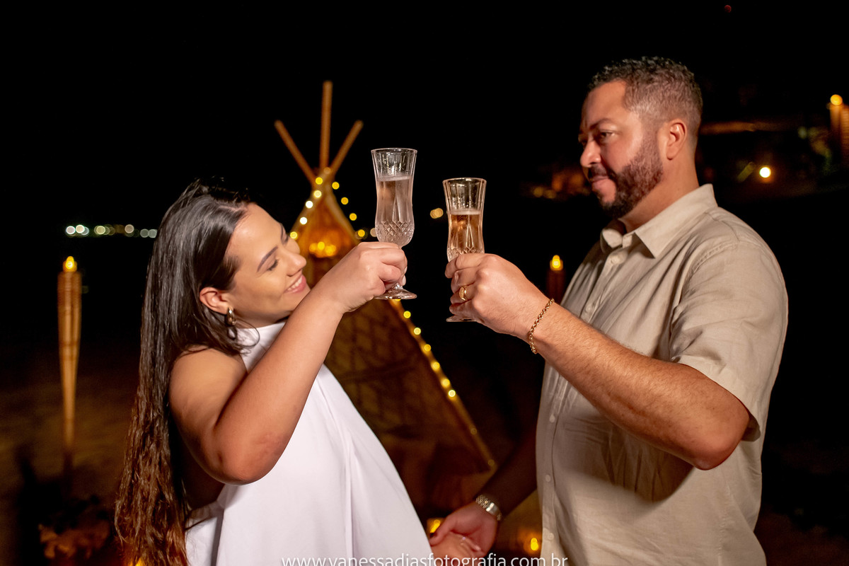 pedido de casamento surpresa em porto de galinhas - pedido de casamento noturno em porto de galinhas - empresa que monta cenário de pedido de casamento surpresa em porto de galinhas- fotografo de pedido de casamento em porto de galinhas- porto de galinhas