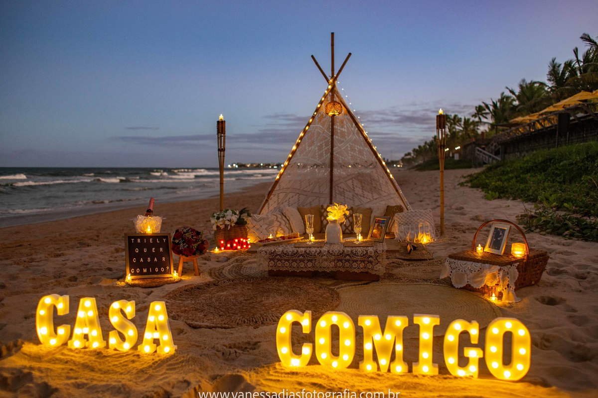pedido de casamento surpresa em porto de galinhas - pedido de casamento noturno em porto de galinhas - empresa que monta cenário de pedido de casamento surpresa em porto de galinhas- fotografo de pedido de casamento em porto de galinhas- porto de galinhas