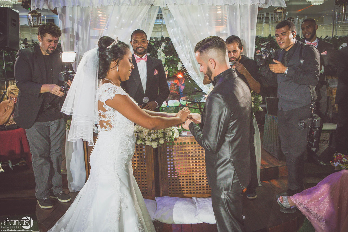 fotografo, fotografia, casamento, wedding, nova iguacu, mercure hotel, making of, portal das aguas, noiva, noivo, madrinhas, robe de madrinhas, buque, emoção, fotos de casamento, 