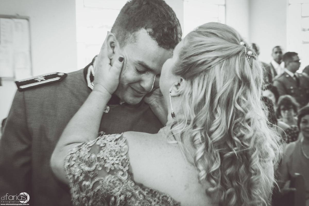 alianca casamento fotografia fotografo ariel enrolados militar dfarias fotografia buque vestido making of jesuitas ponte noivo chorando