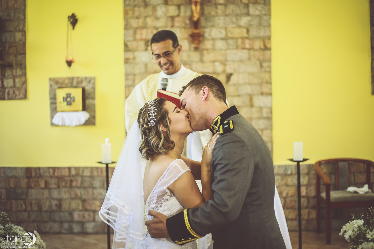 alianca casamento fotografia fotografo ariel enrolados militar dfarias fotografia buque vestido making of jesuitas ponte noivo chorando