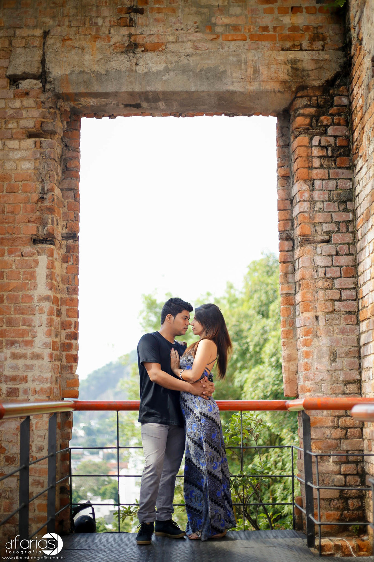 pre wedding - ensaio externo - fotografia - casamento - parque das ruinas - santa tereza - fotografo - lapa - arcos da lapa - escadaria selaron - fotos diferentes - fotos criativas