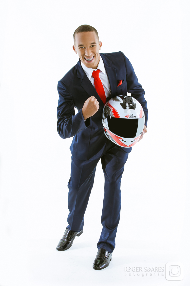 Retratos Profissionais em São Paulo Estúdio Fotográfico Fotos de empresários executivos divulgação sites redes sociais linkedin Instagram traje social dresscode terno e gravata capacete fundo branco cinza preto fotógrafo retratista fotos corporativas 